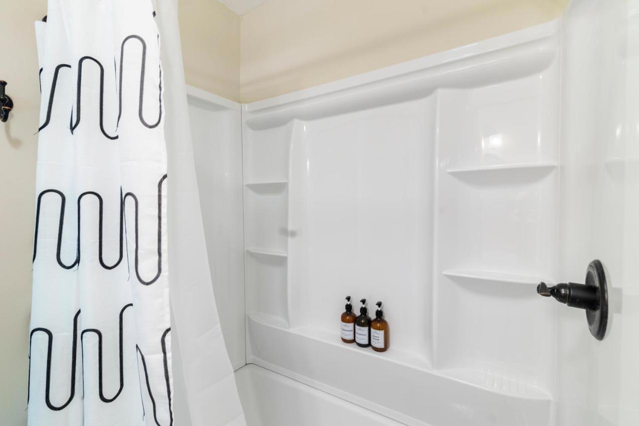 Fantastic Retreat 5Min From Village With Media Room, Ac And Sauna! Stowe Extérieur photo